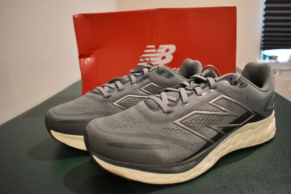 New Balance 680 v8 Running Shoes Gray - Men's 9.5 Wide - New With Box